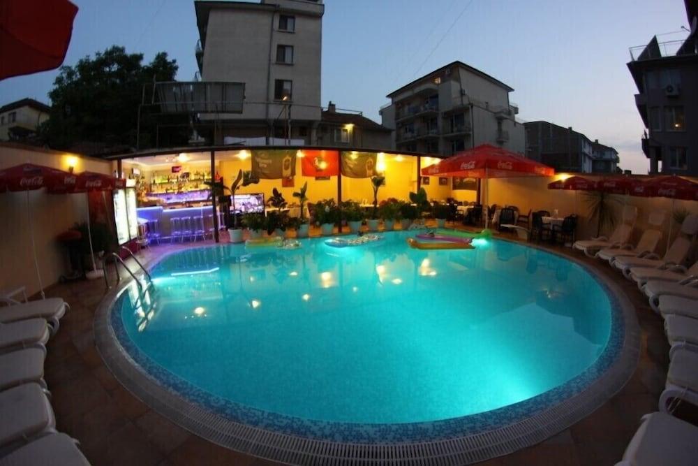 Italia Hotel Nesebăr Exterior foto